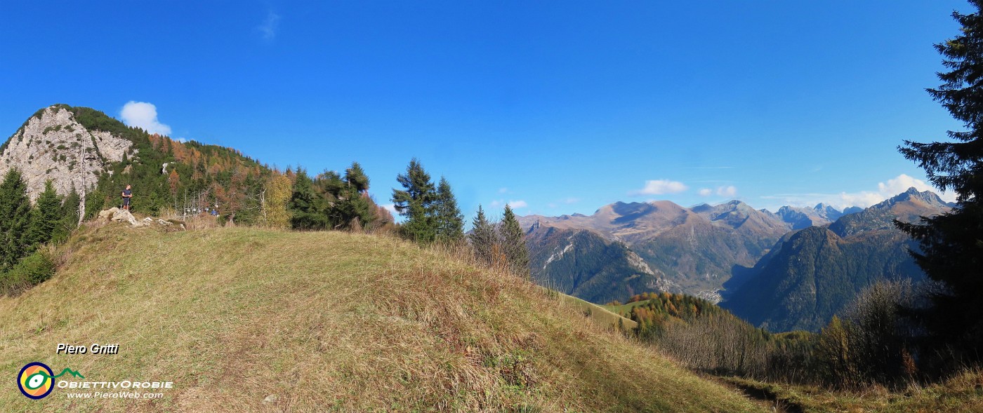 16 Dopo lunga faticosa salita siamo al Forcolino di Torcola (1856 m).JPG